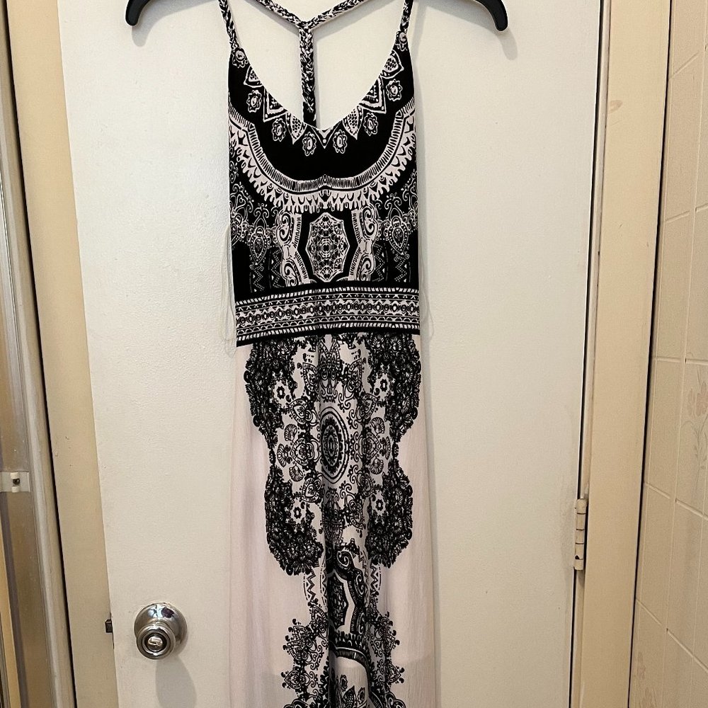 Fashion Nova: Seychelles Maxi Dress, Color: White/Black, Size: Small
